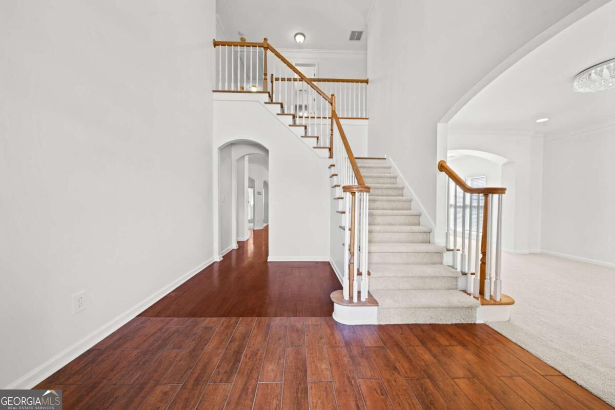 2212 Snug HBR NE
