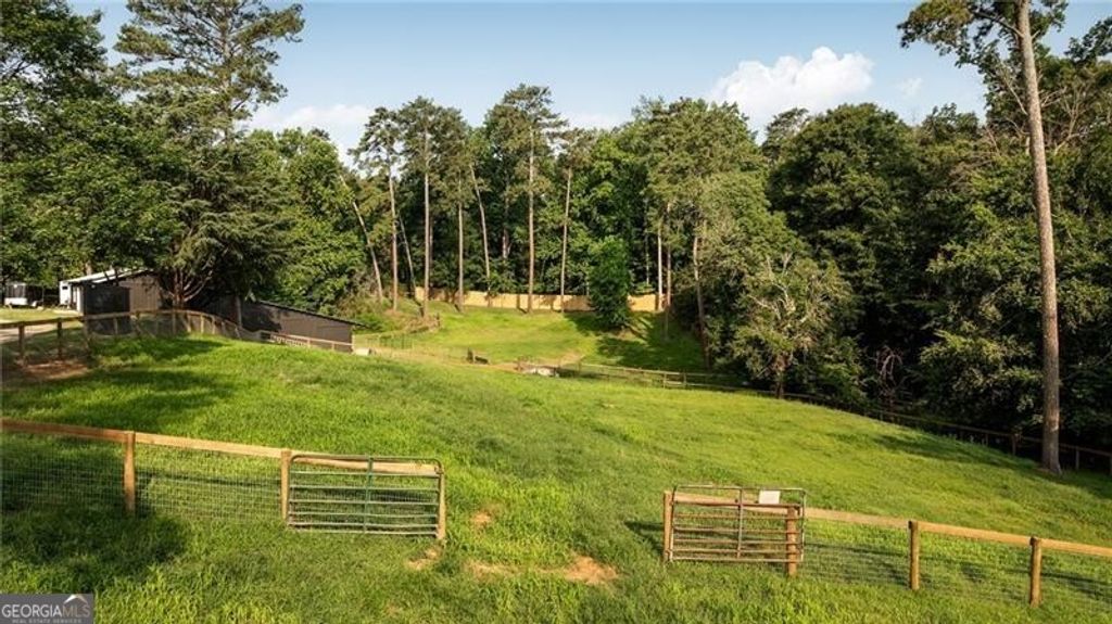 Photo of 4680 Polo Lane SE, Atlanta, GA 30339 (MLS # 10806208)