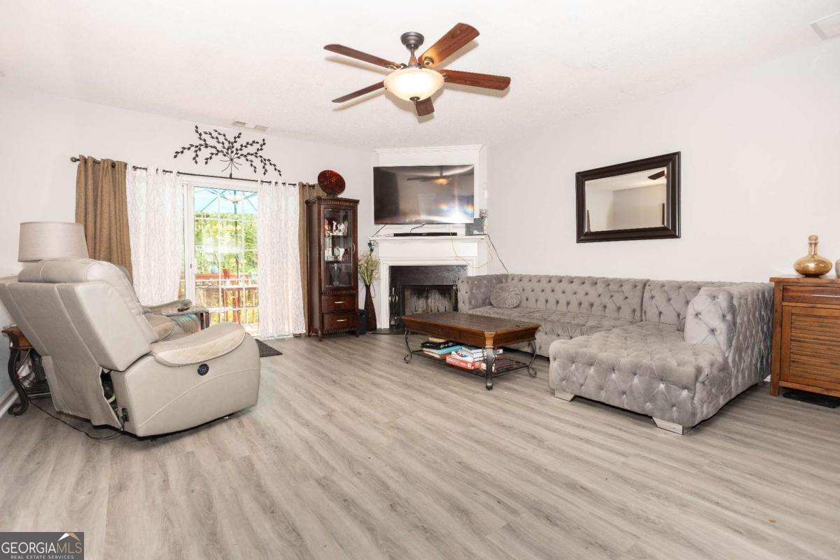 Eagle Glen - Residential