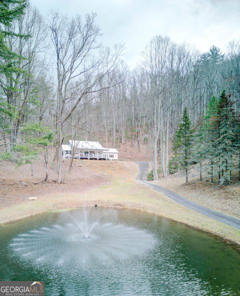 A home in Scaly Mtn