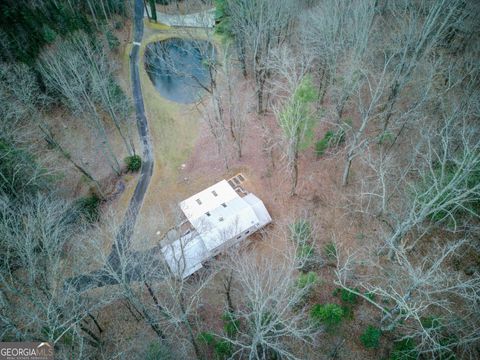 A home in Scaly Mtn