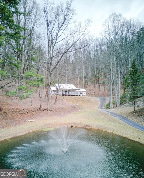 A home in Scaly Mtn