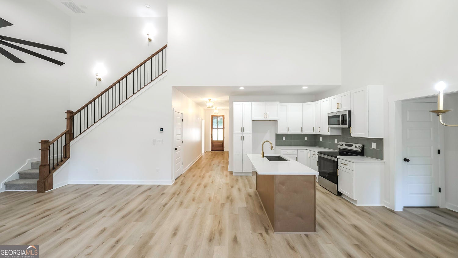 73 Hazel LN