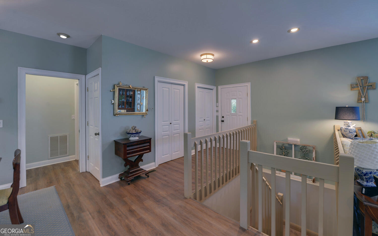 77 Joy LN