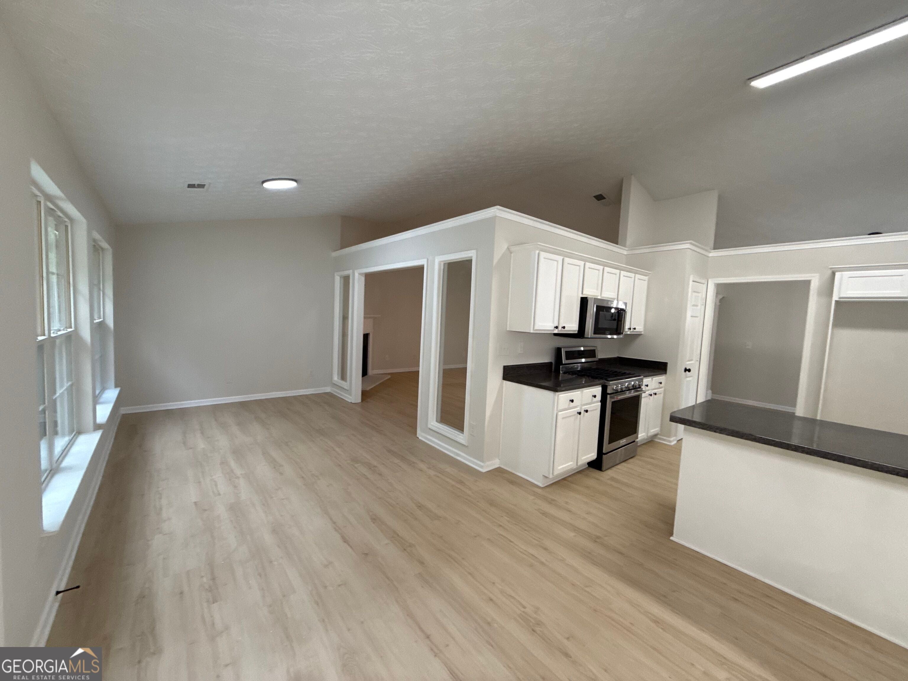 180 Meadowbrook CT