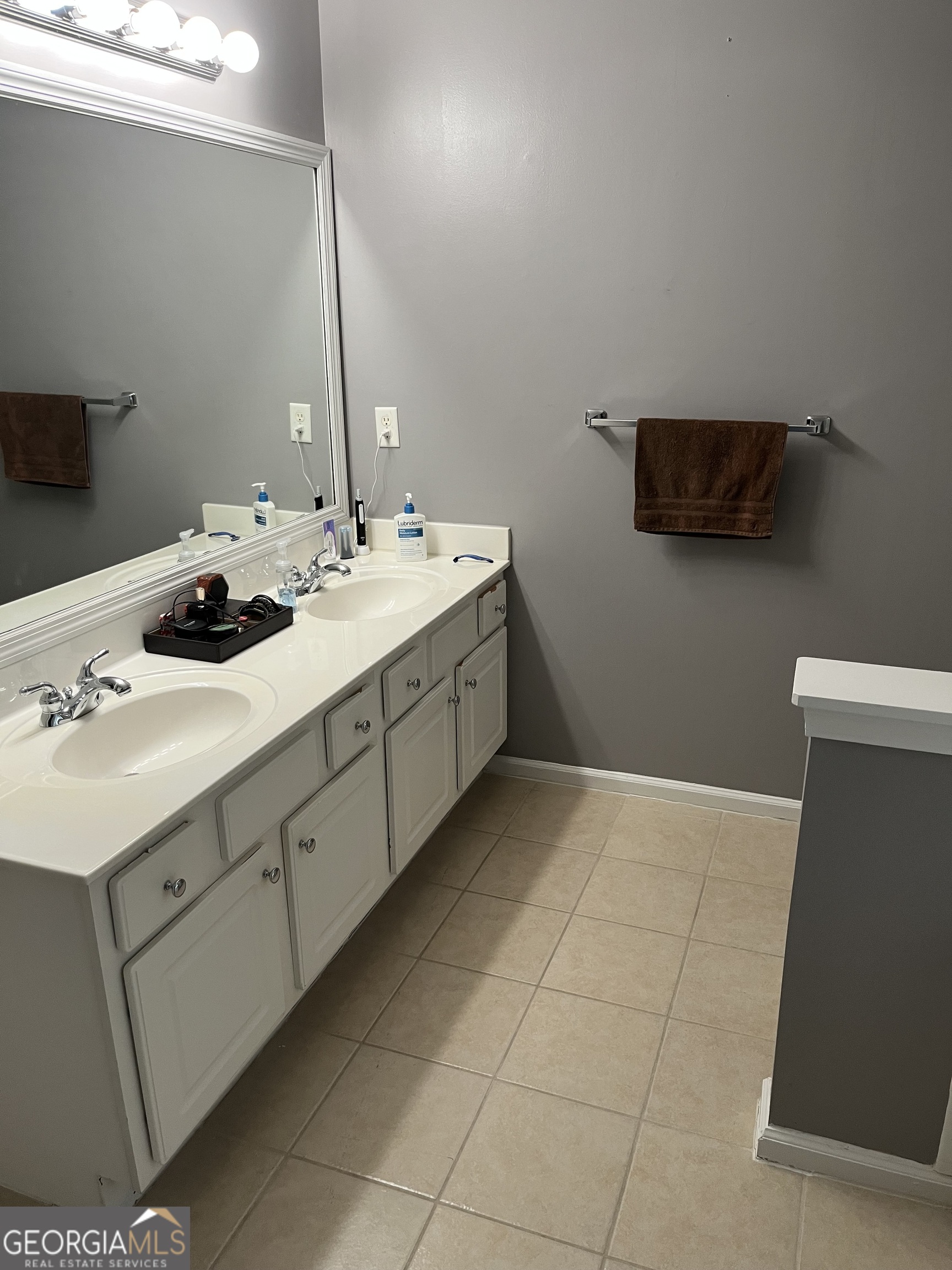 1105 Amhearst Oaks DR