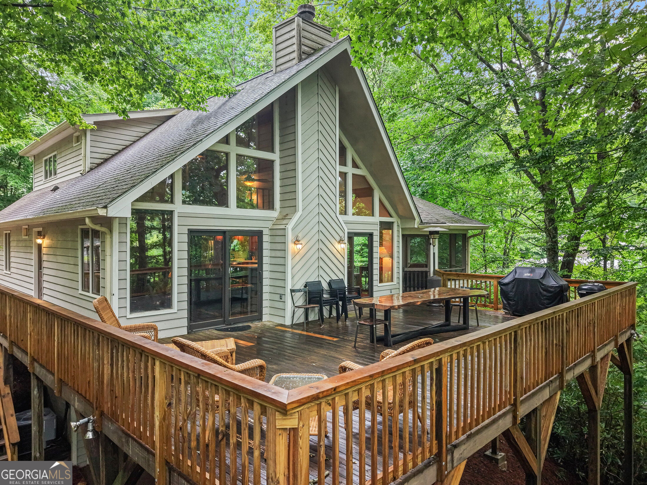 83 Hilltop CIR