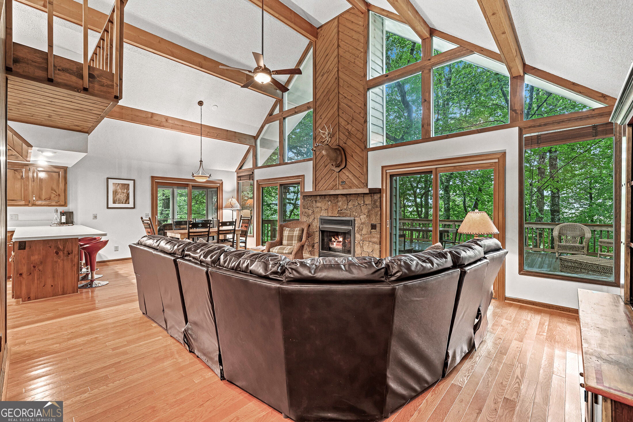 83 Hilltop CIR