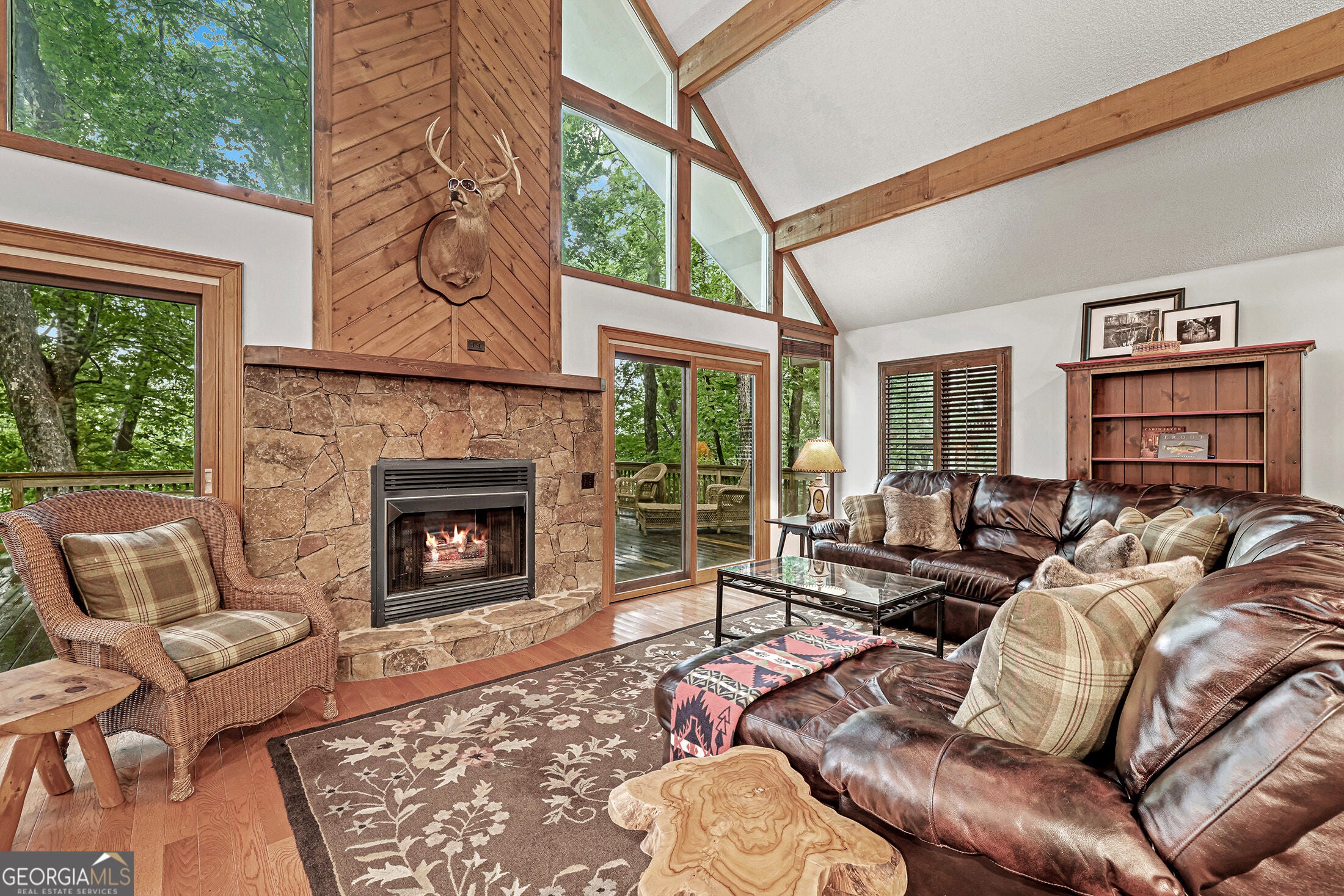 83 Hilltop CIR