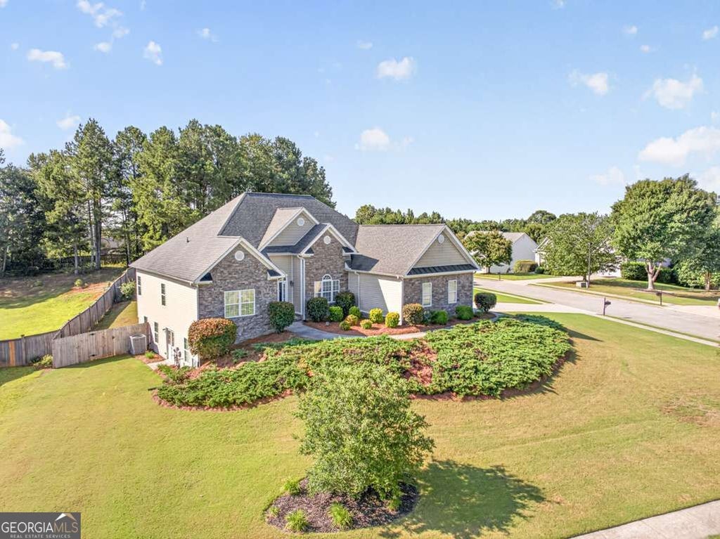 Photo of 1129 Woodmere Drive, Loganville, GA 30052 (MLS # 10837958)