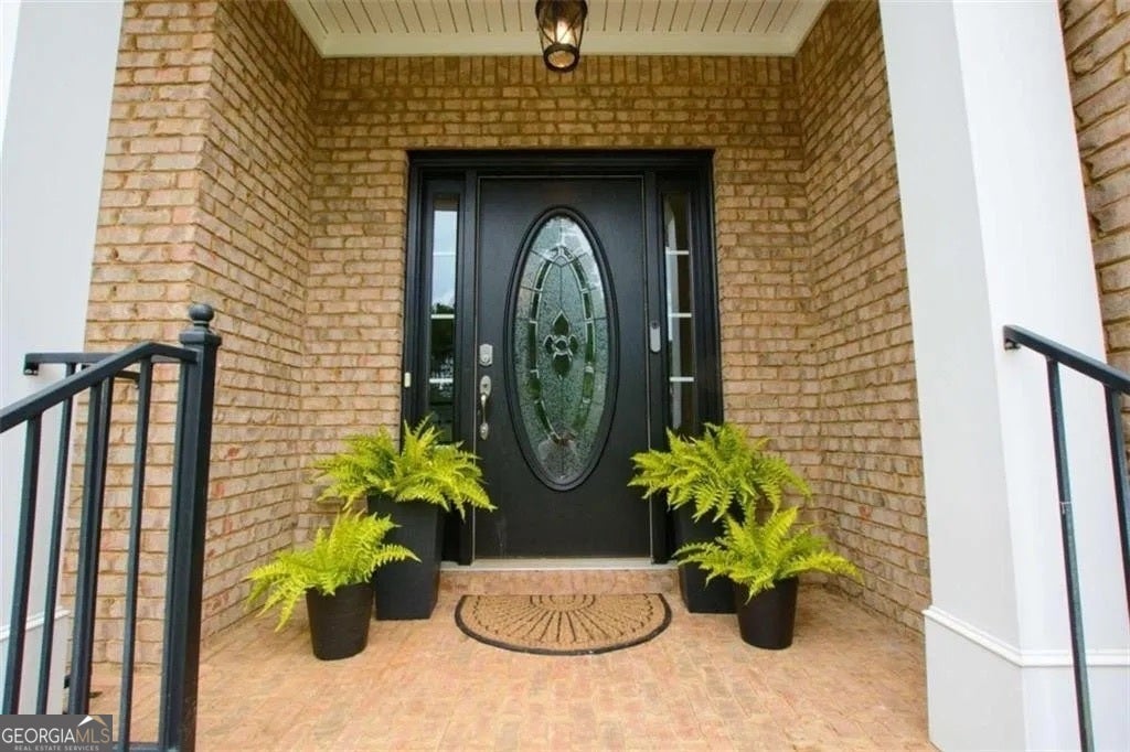 121 Meadow Creek CIR