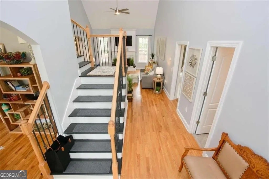 121 Meadow Creek CIR