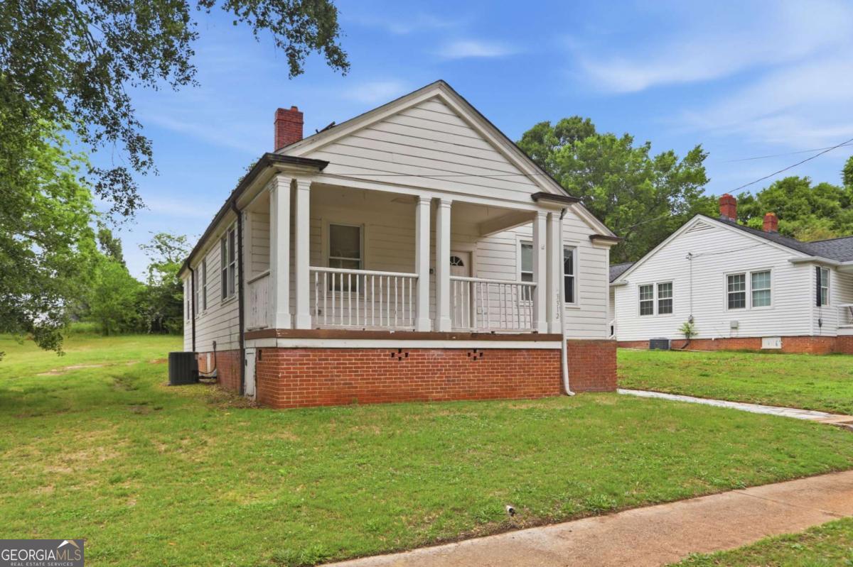 3312 Bloomfield AVE