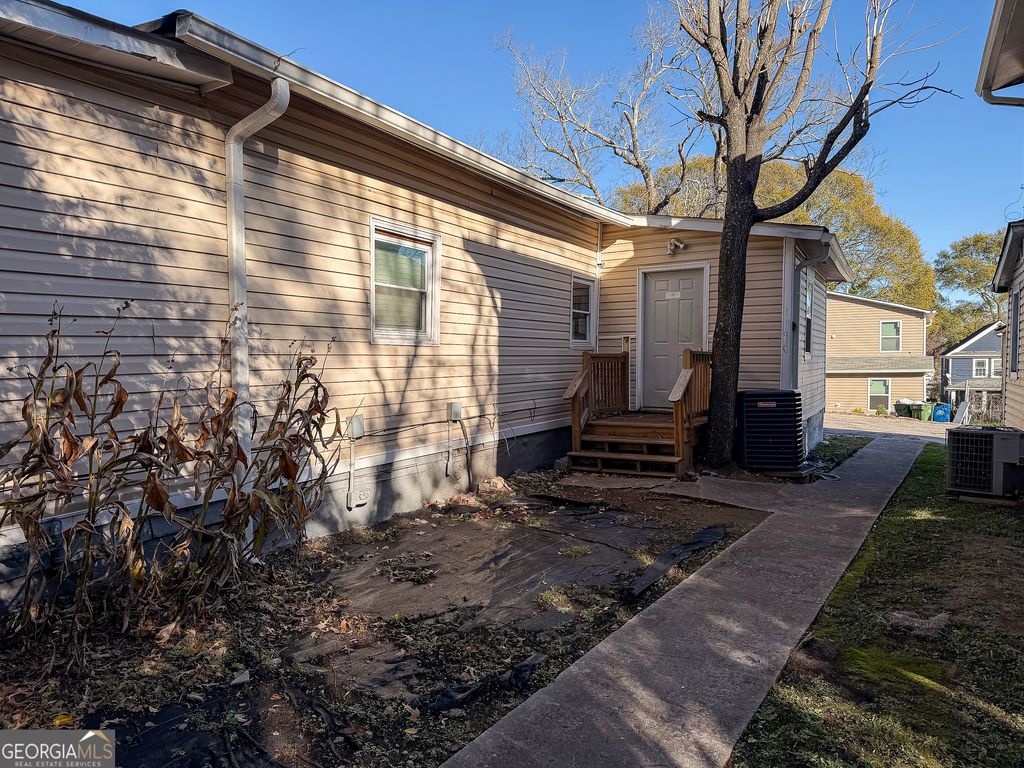 Photo of 1188 SW Sims Street SW, Atlanta, GA 30310 (MLS # 10658255)