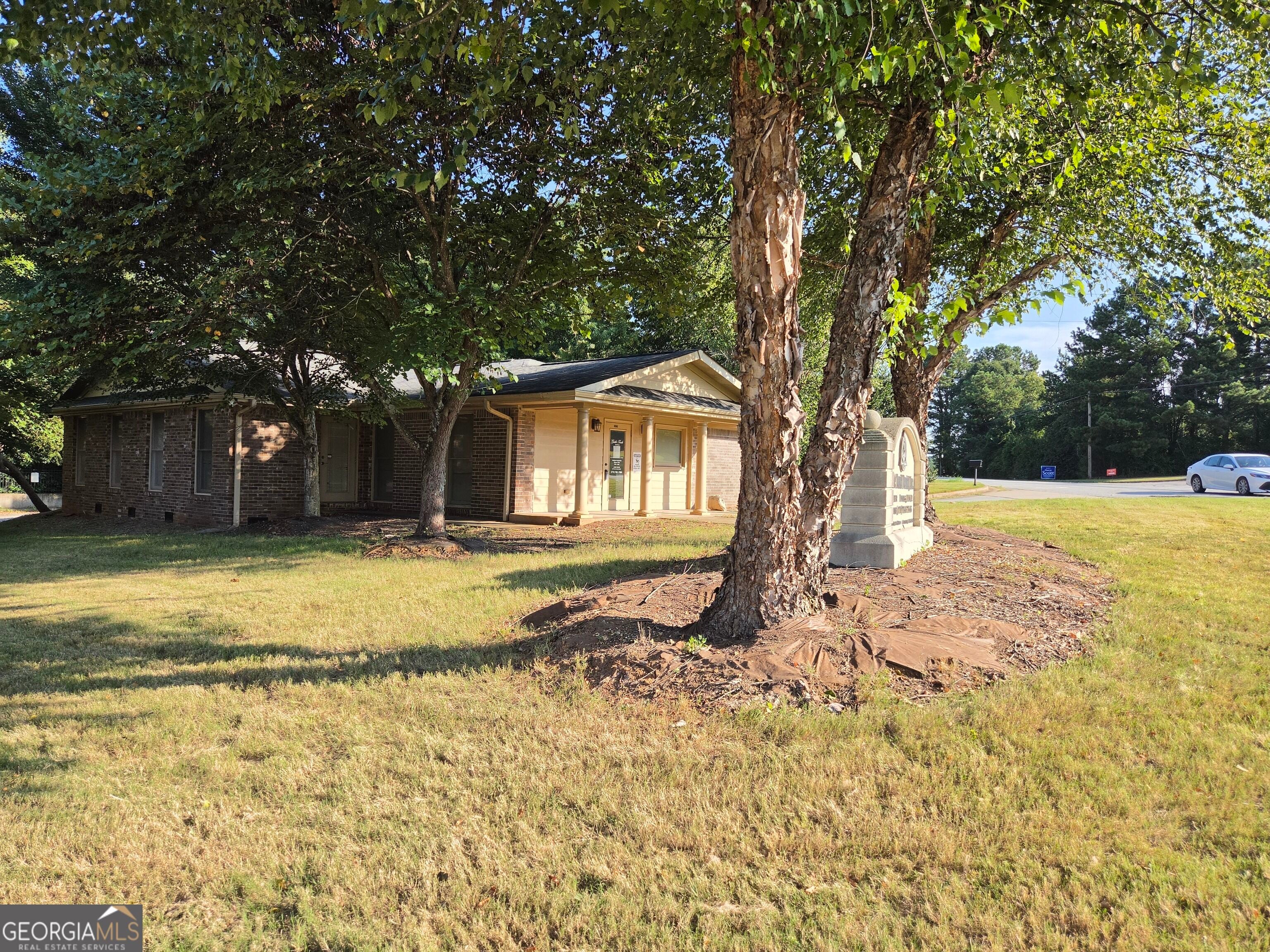 1929 Old Salem RD SE