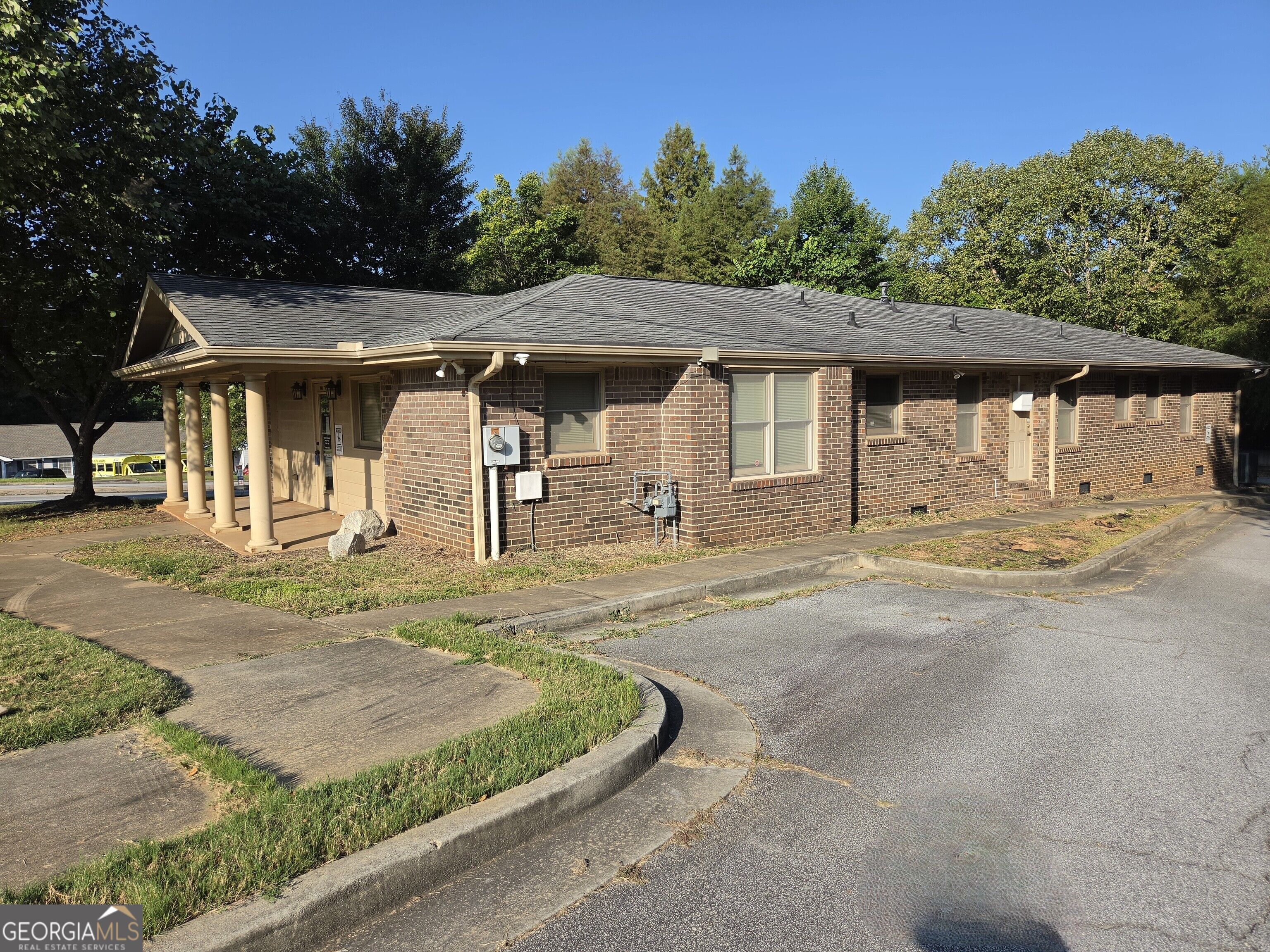 1929 Old Salem RD SE