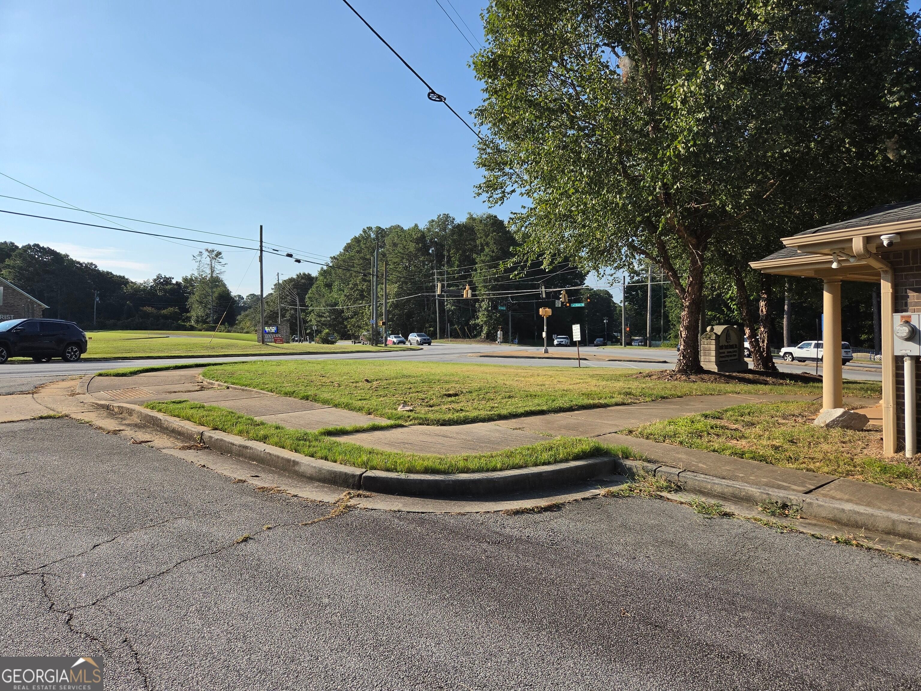 1929 Old Salem RD SE