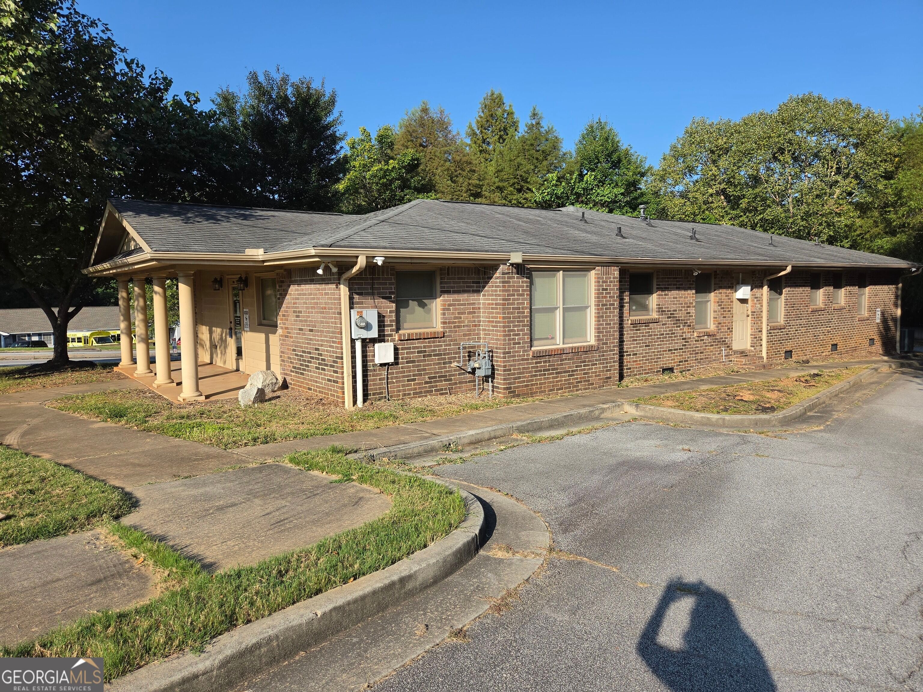 1929 Old Salem RD SE