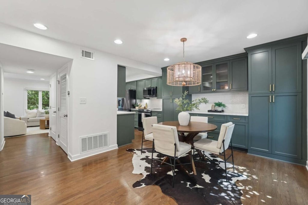 Photo of 83 Ivy Trail NE, Atlanta, GA 30342 (MLS # 10849432)