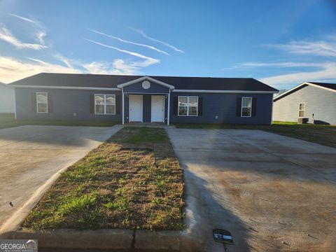 Duplex in Fort Valley GA 108 Ronald Pride Boulevard.jpg