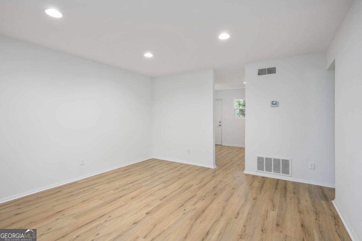 1170 Greenwich ST SW 3