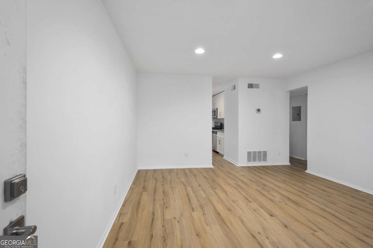 1170 Greenwich ST SW 3