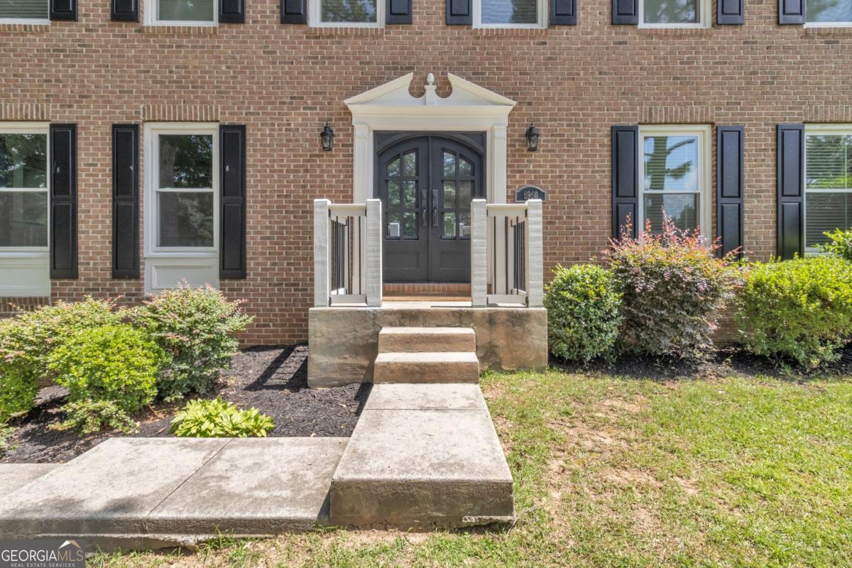 6960 Whispering Oaks CT