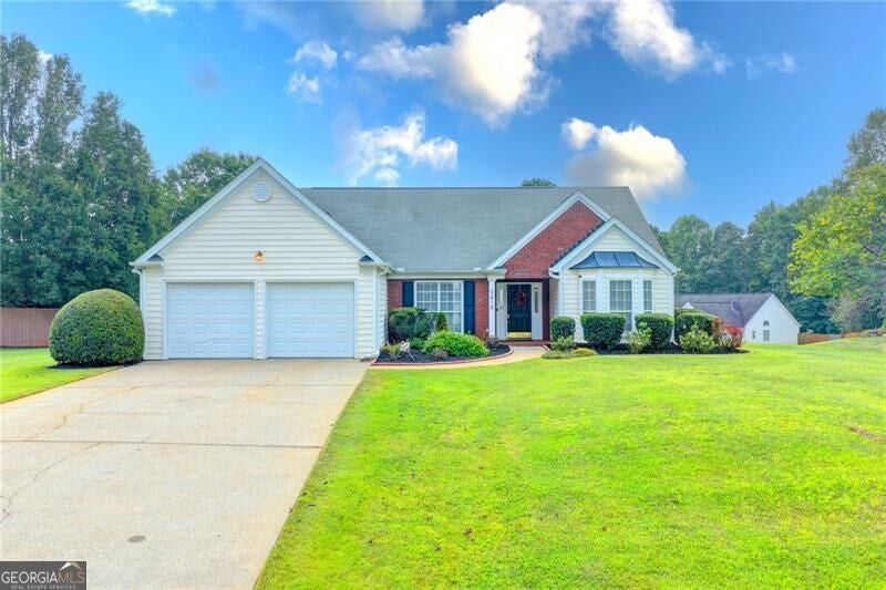 Photo of 5810 Tallantworth Crossing, Cumming, GA 30040 (MLS # 10847035)