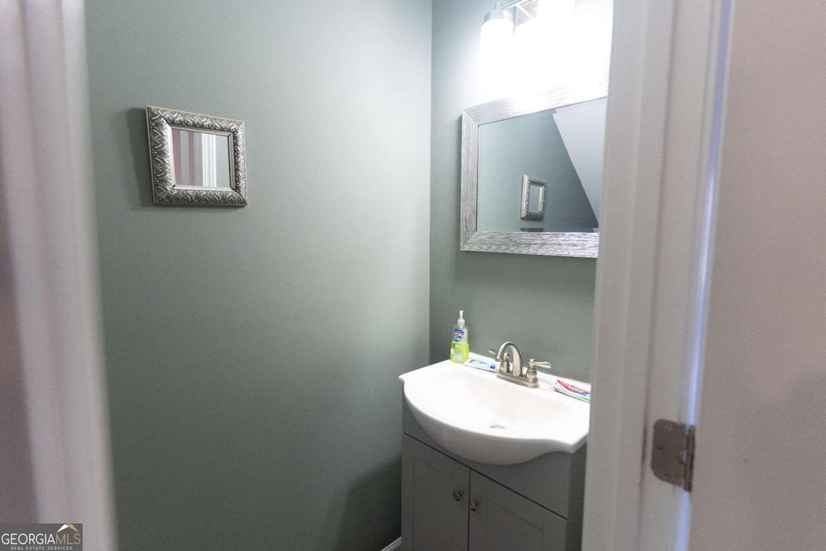 Oakridge Condo - Residential