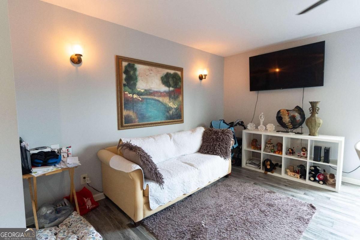 Oakridge Condo - Residential