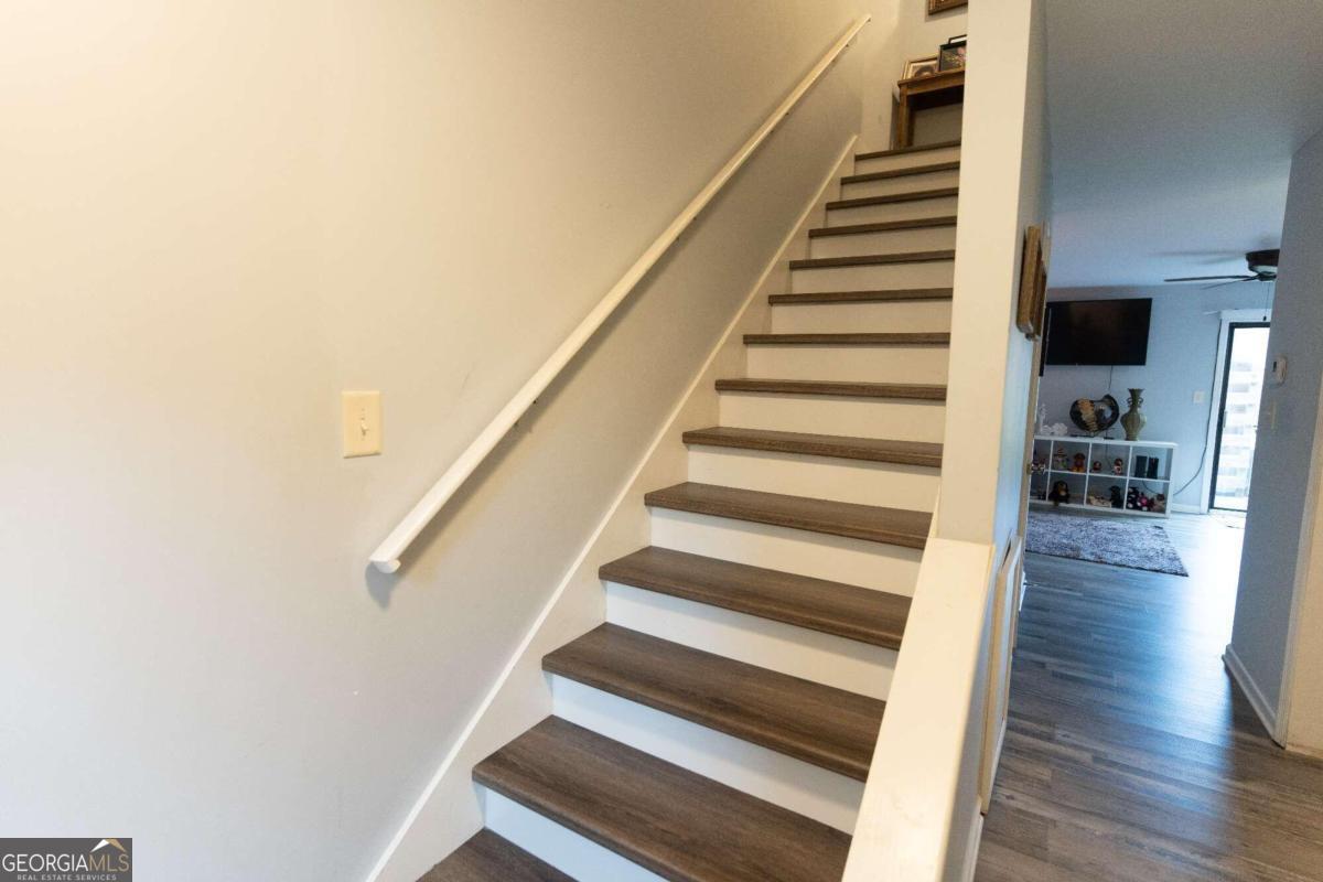 Oakridge Condo - Residential
