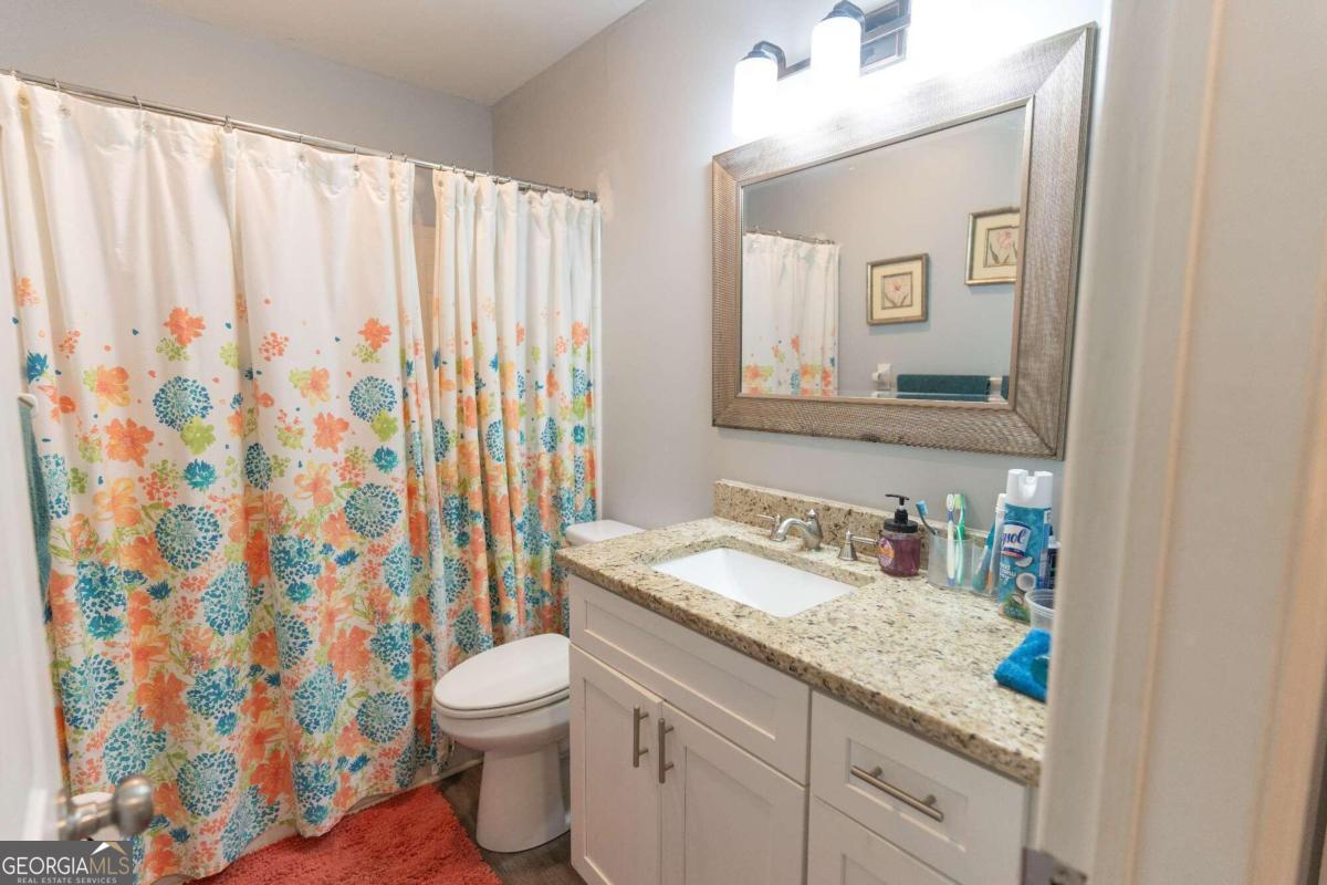 Oakridge Condo - Residential