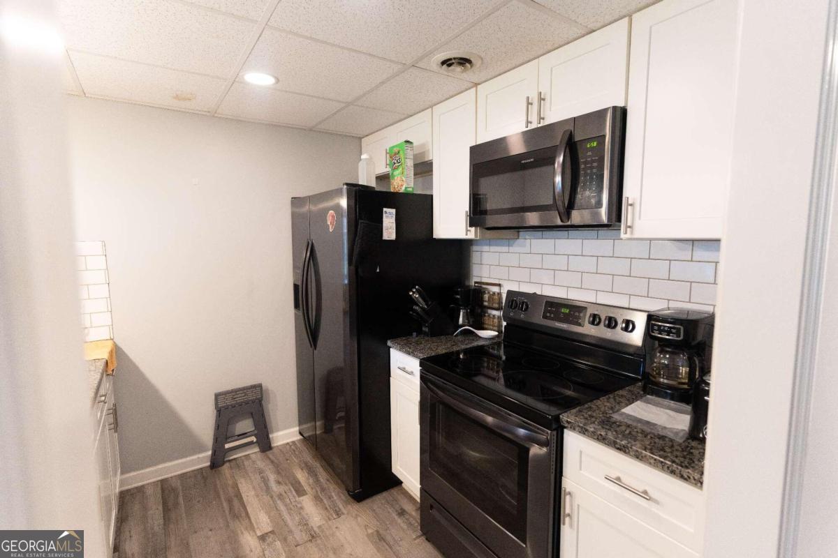Oakridge Condo - Residential