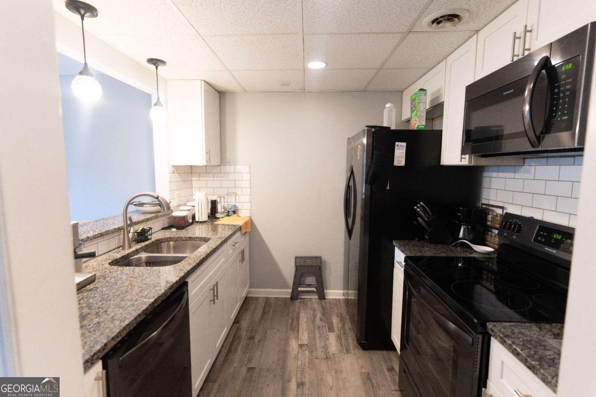Oakridge Condo - Residential