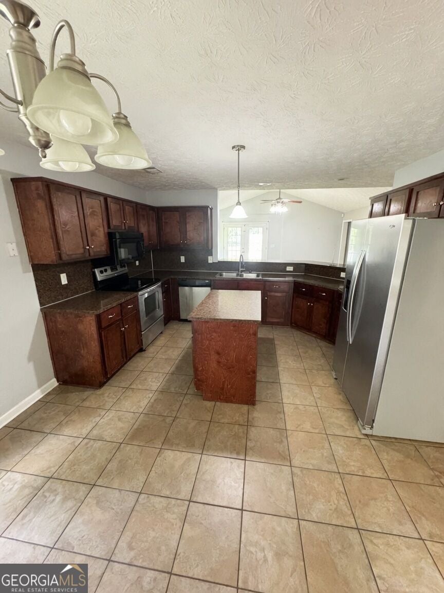 526 Vista DR