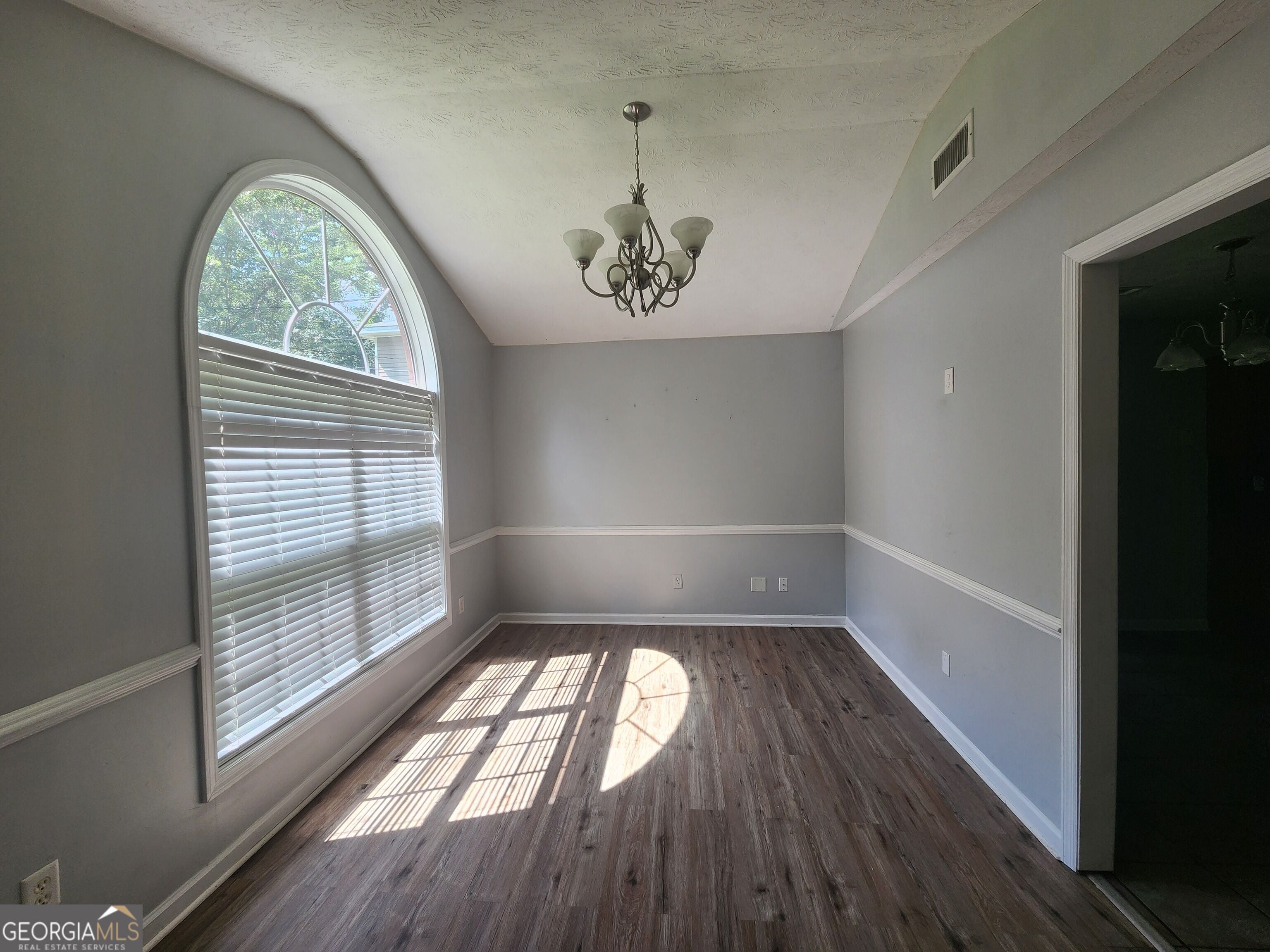 526 Vista DR