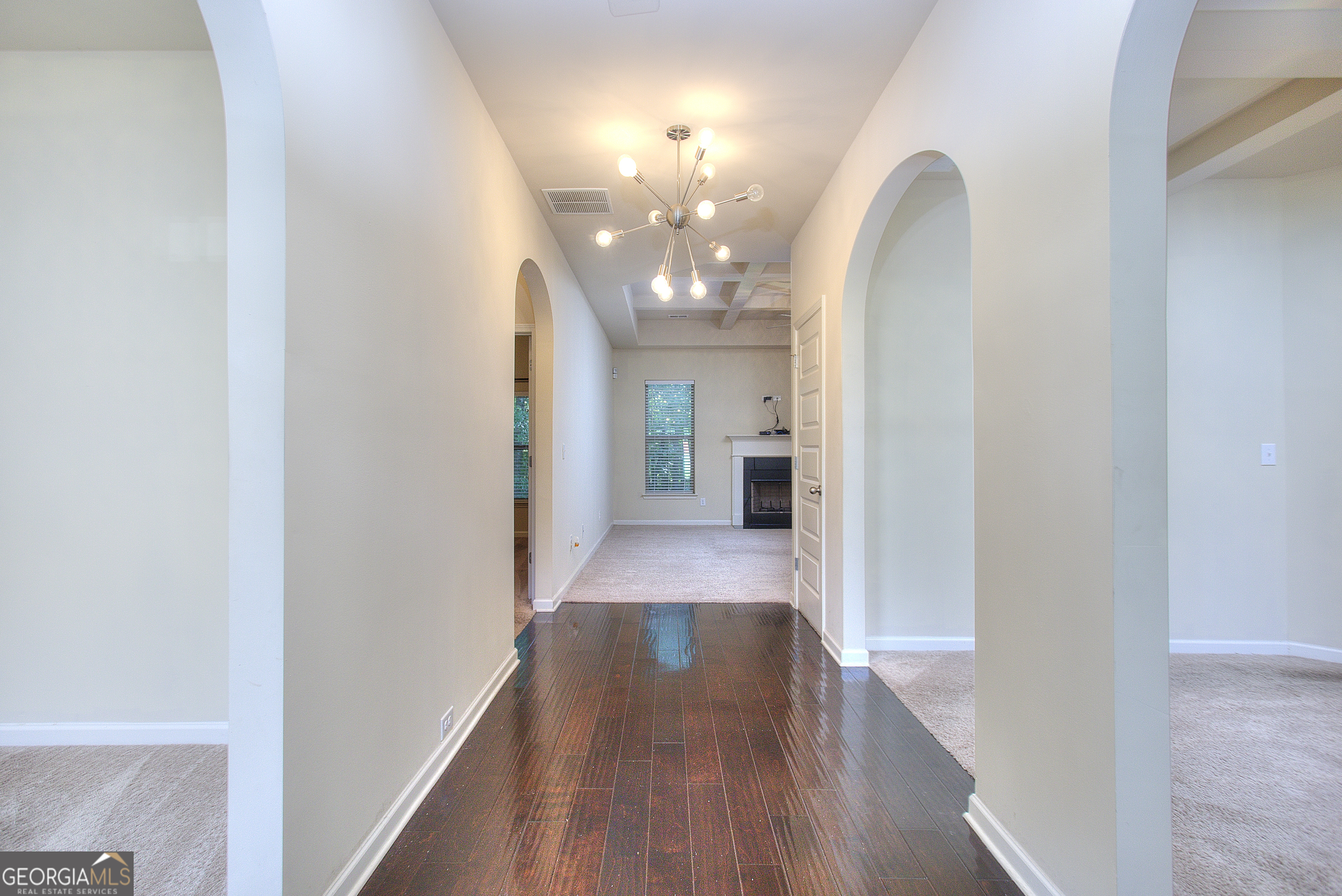 2817 Village Park DR E