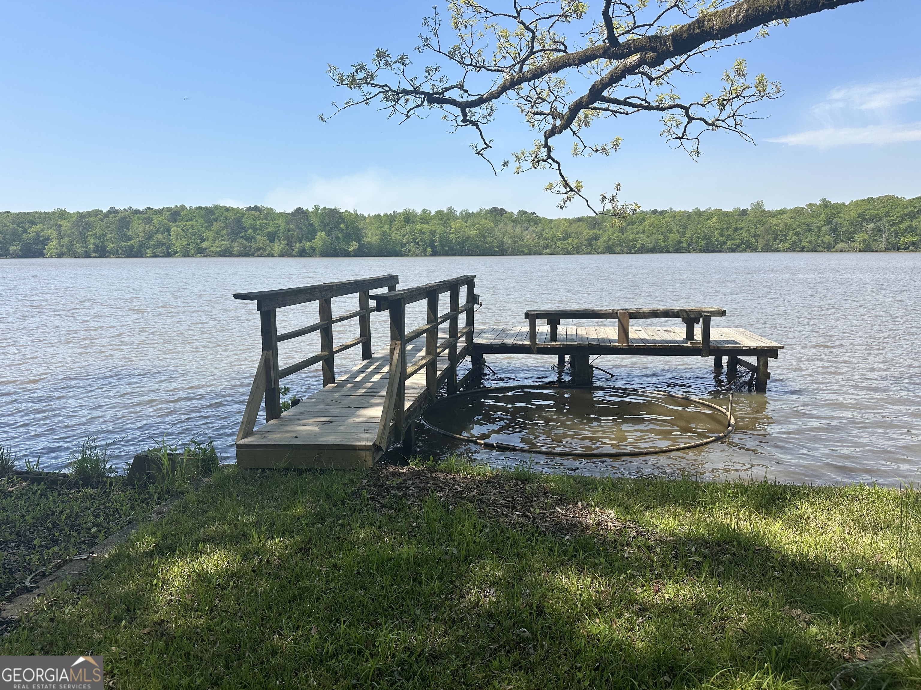 157 Weavers Lake Front RD