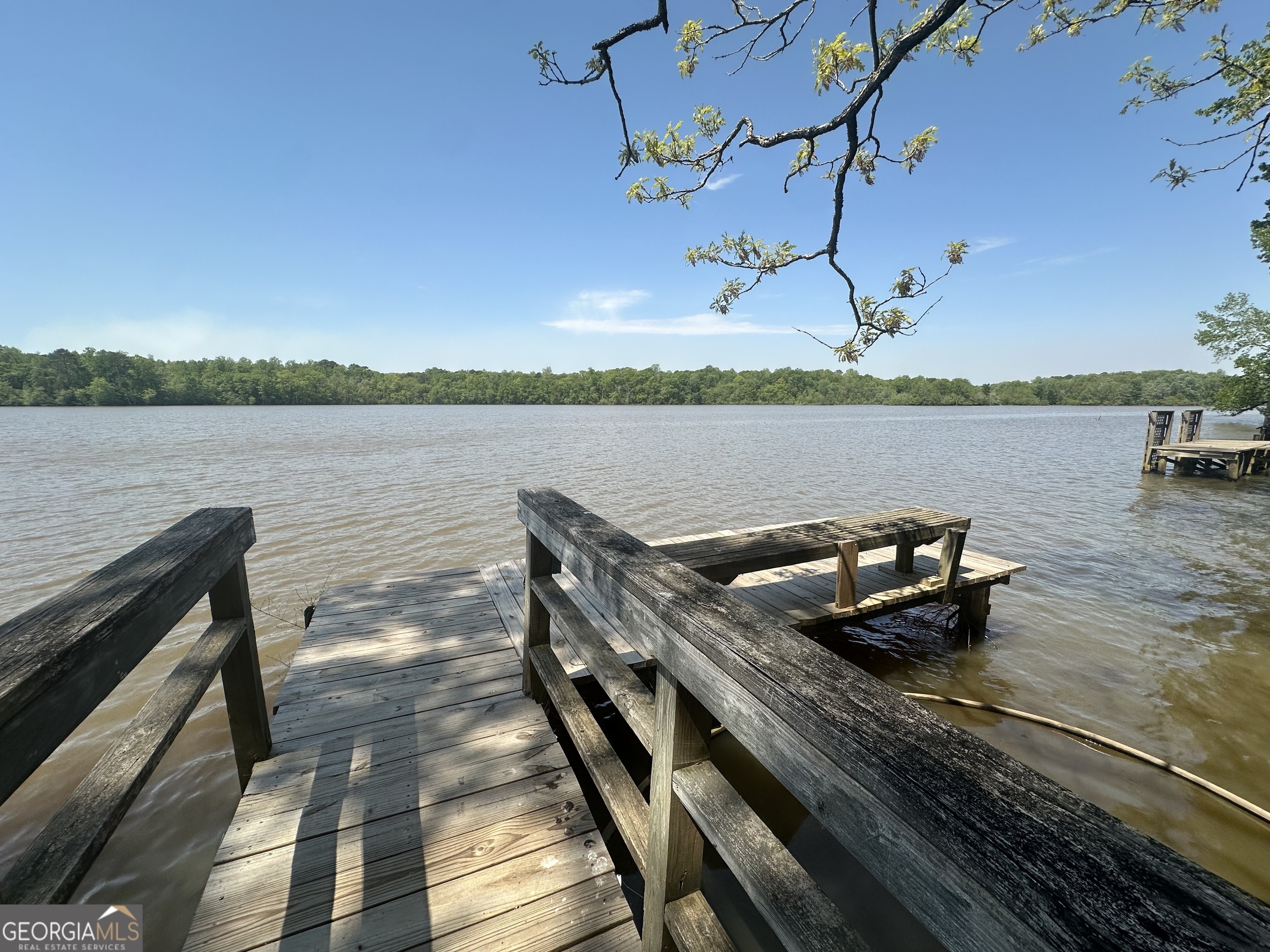 157 Weavers Lake Front RD