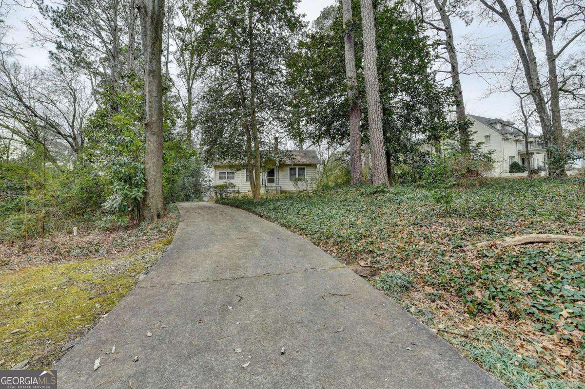 3928 Wieuca RD NE
