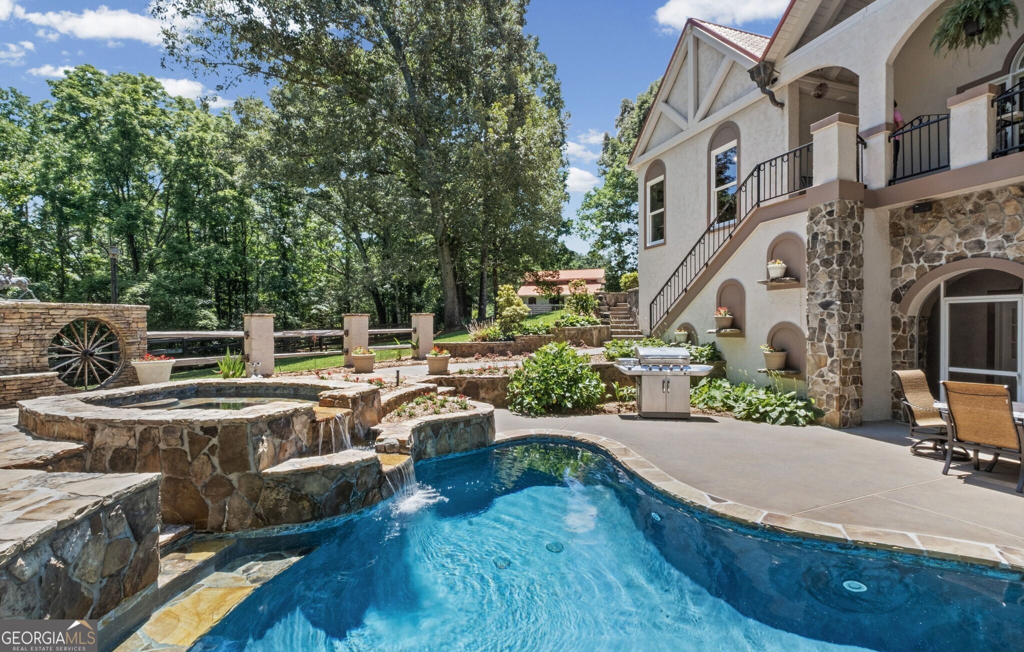 253 Charles RD