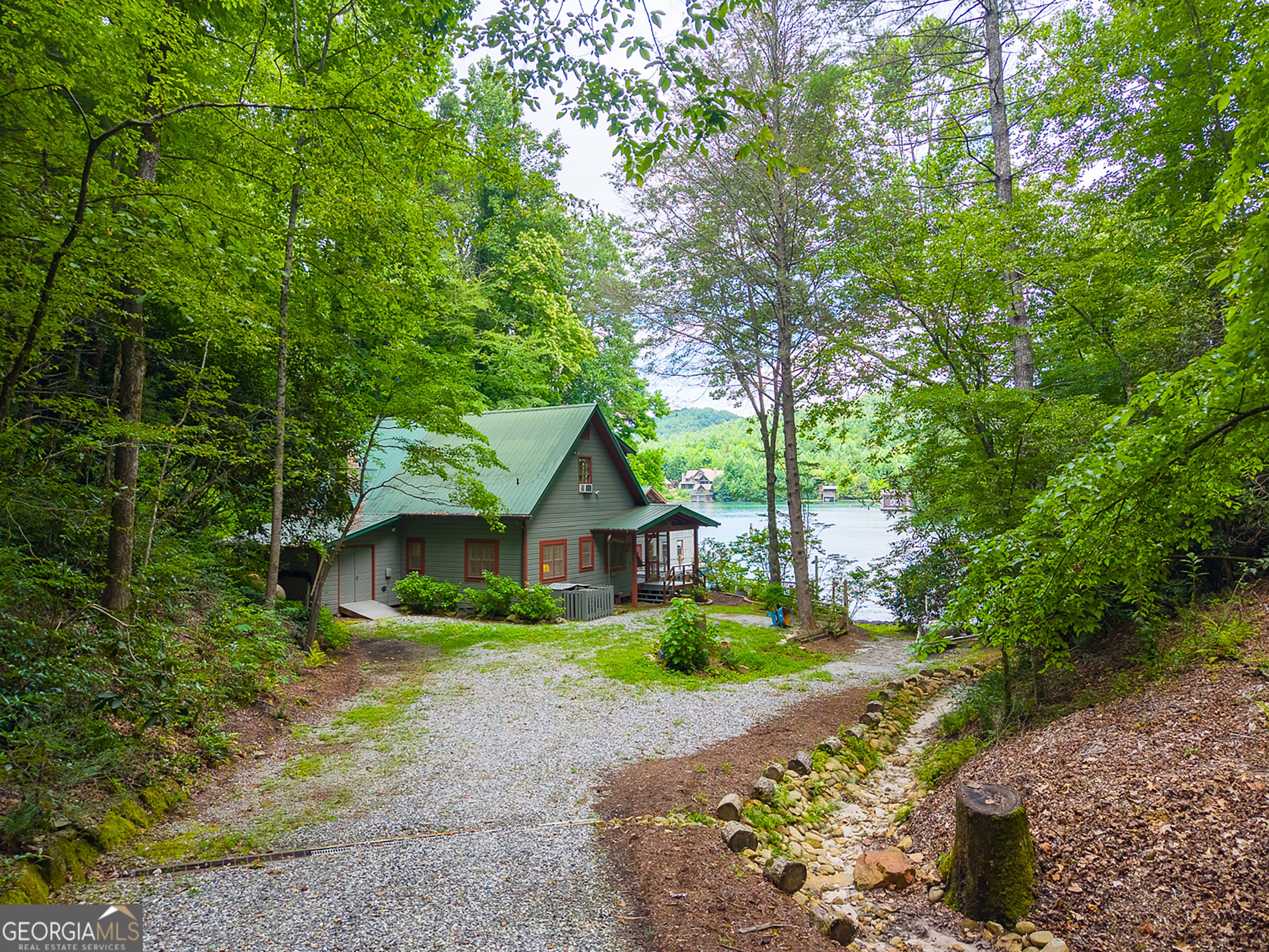 817 E Wildcat RD