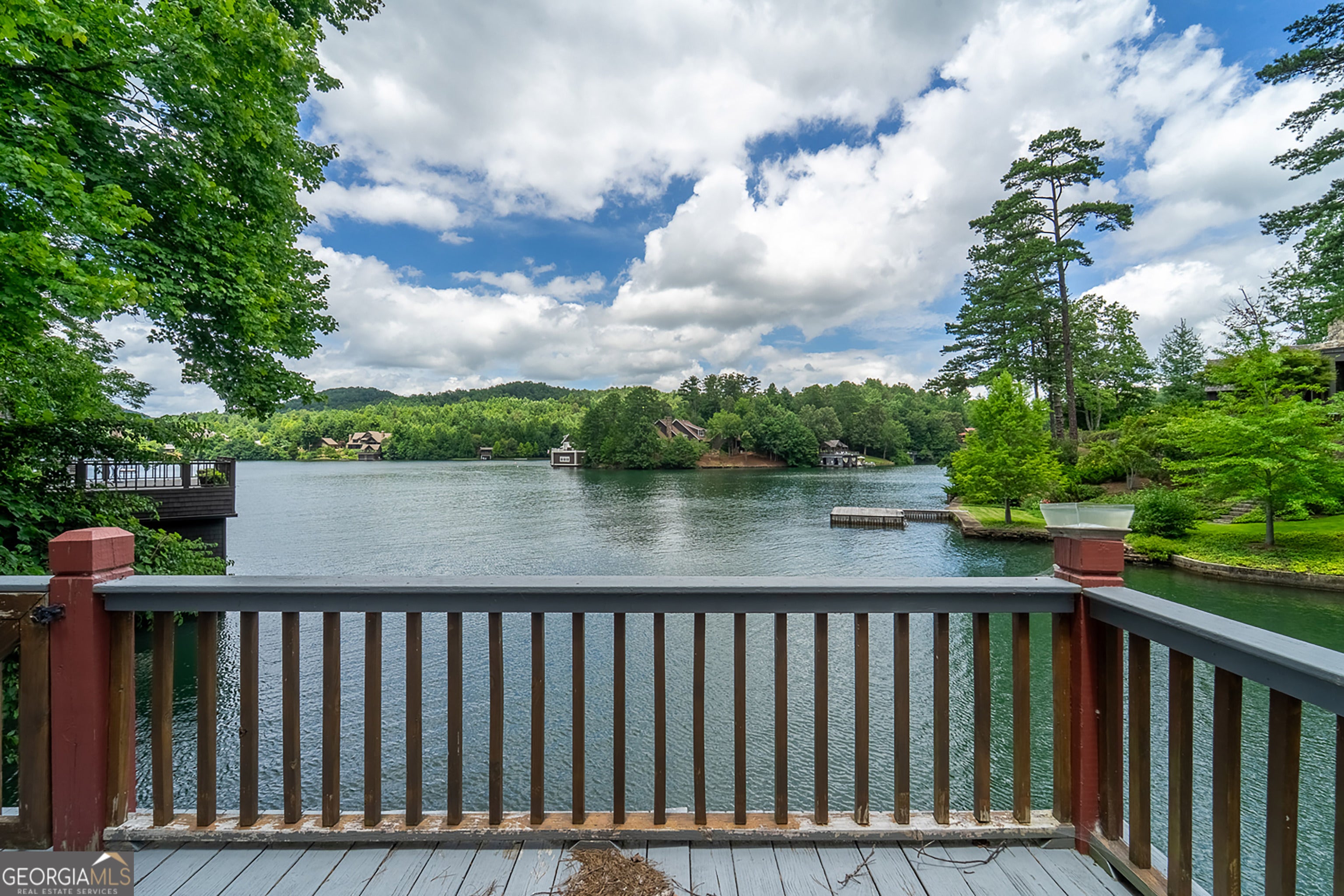 817 E Wildcat RD