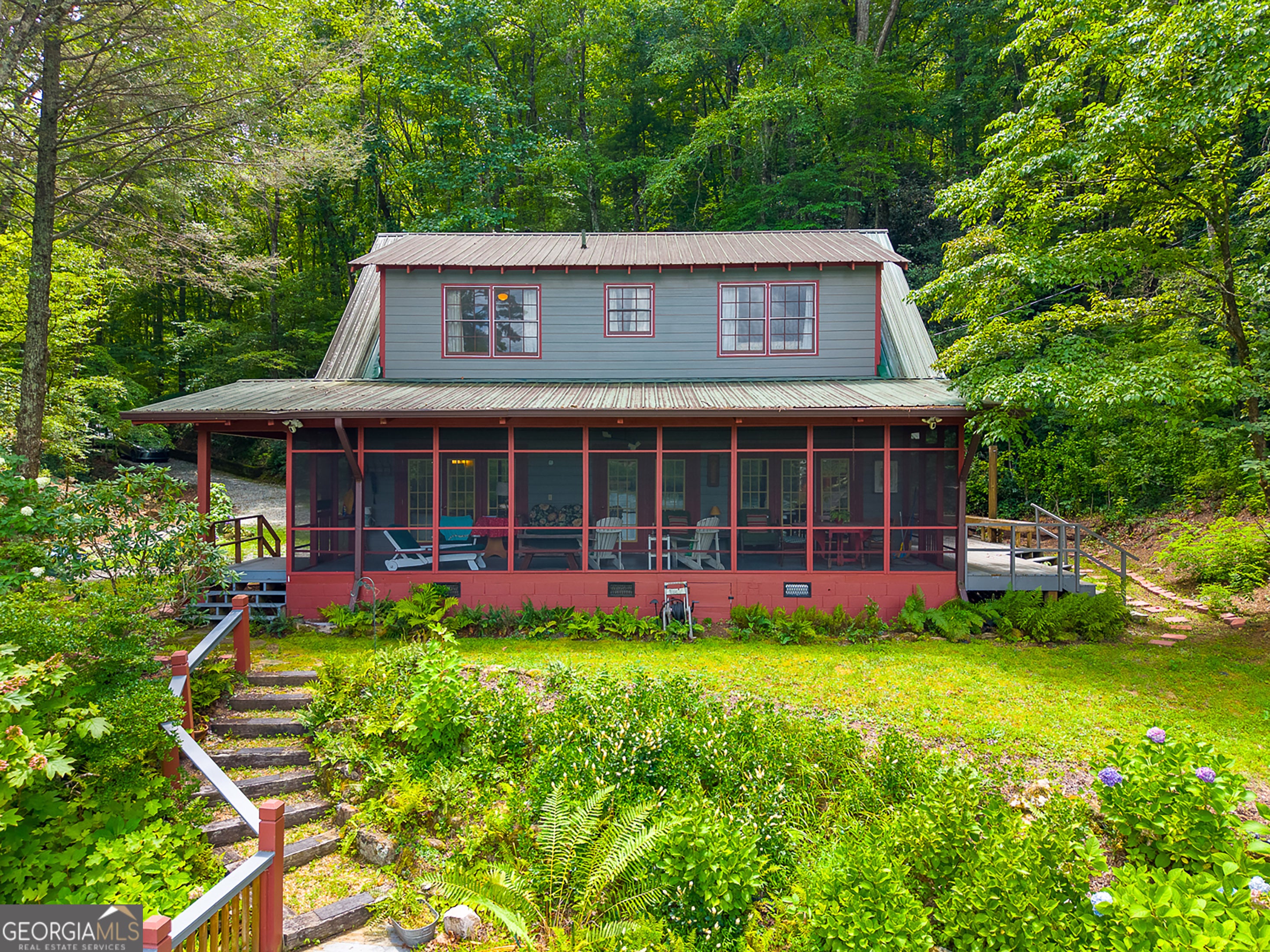 817 E Wildcat RD