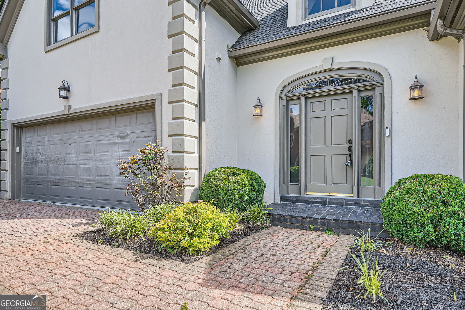 140 Grosvenor PL