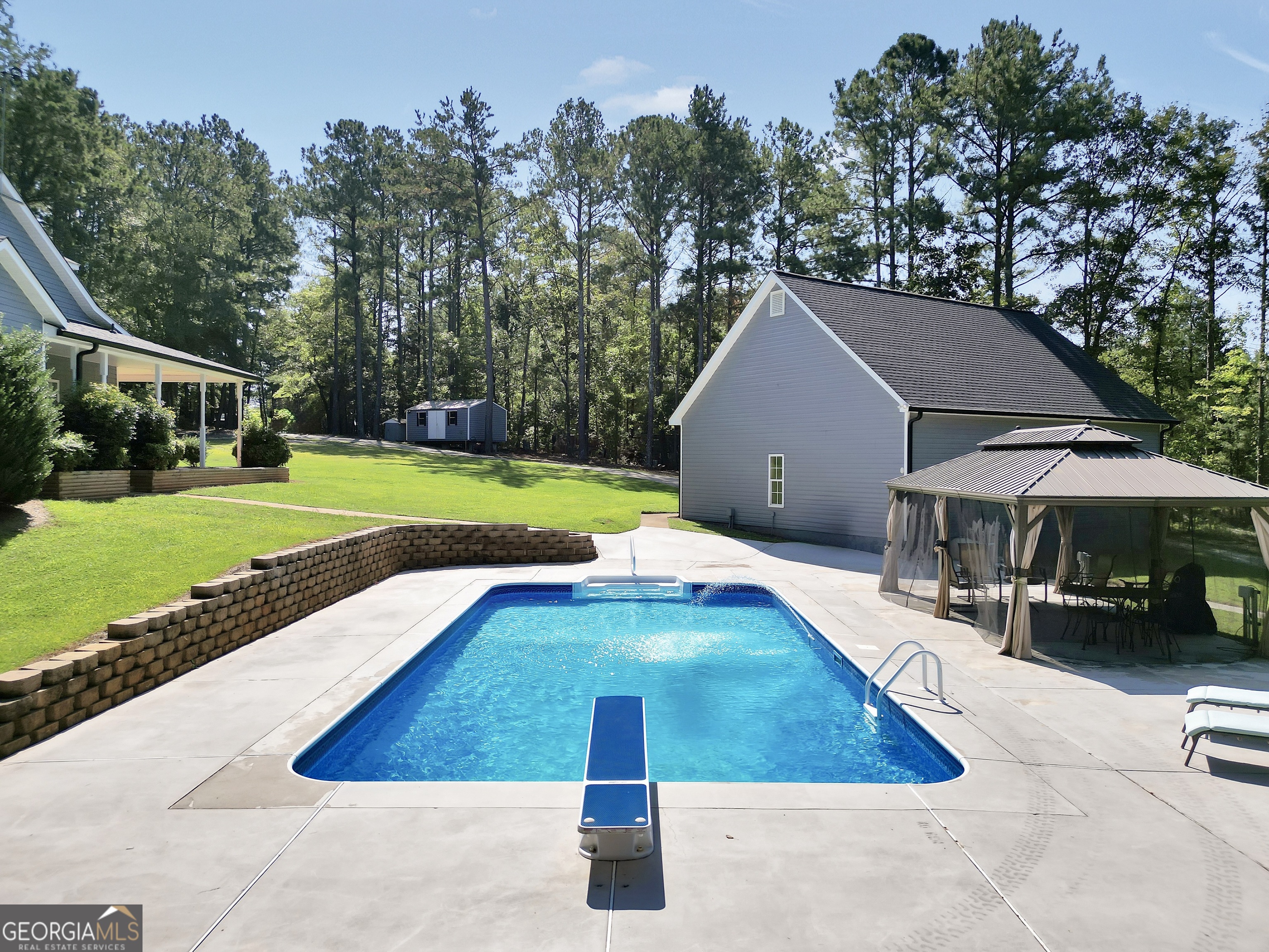 556 Higgins RD