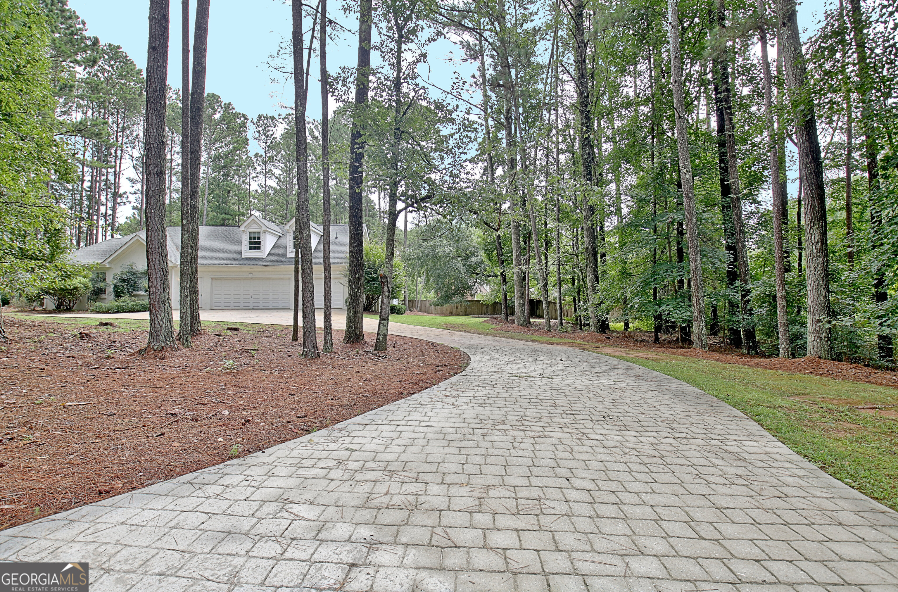 1201 Loxley CIR