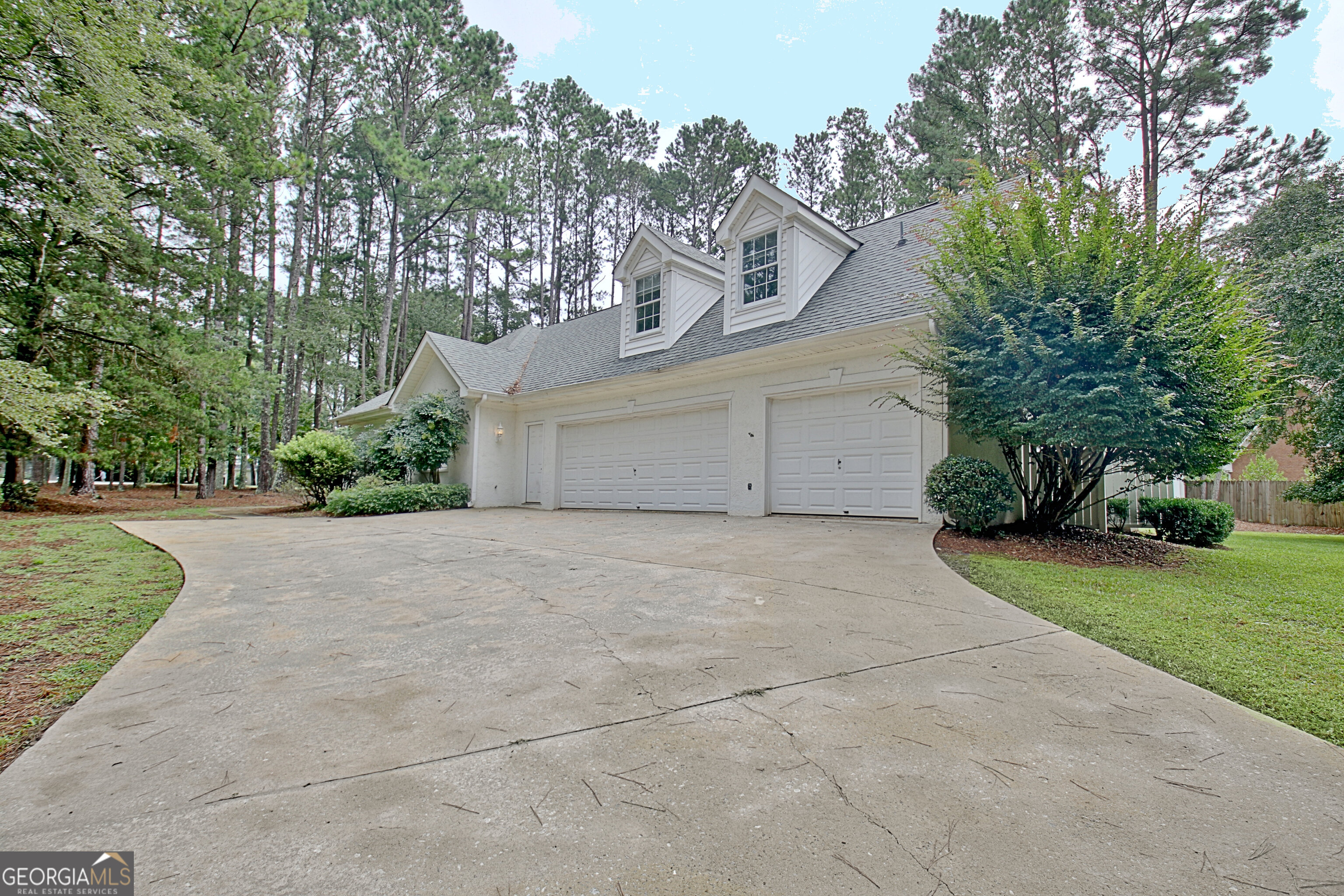 1201 Loxley CIR