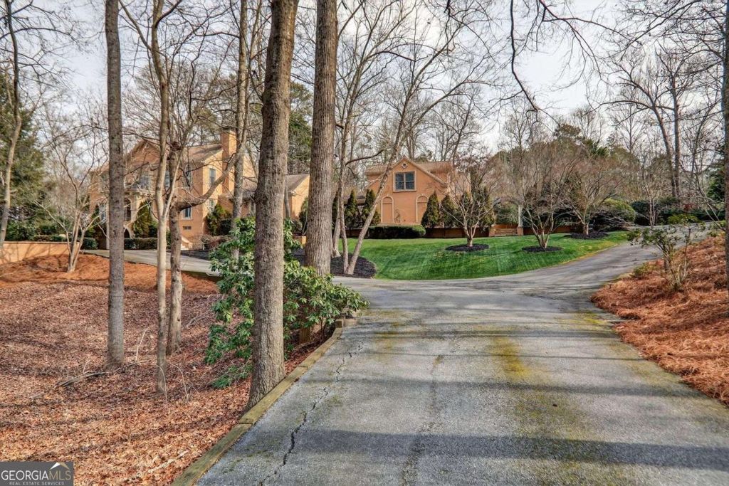 Photo of 12805 Bucksport Drive, Roswell, GA 30075 (MLS # 10691091)