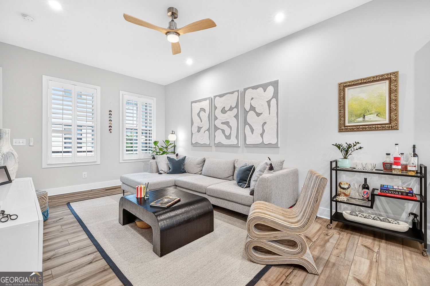 Atlanta, Georgia 30342, United States, 2 Bedrooms Bedrooms, ,3 BathroomsBathrooms,Residential,Active,223027